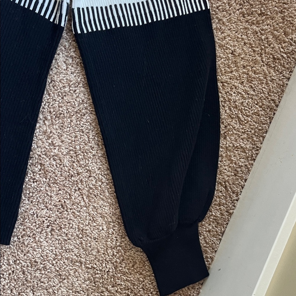 Vince Camuto Black and Cream Sweater - Picture 9 of 9